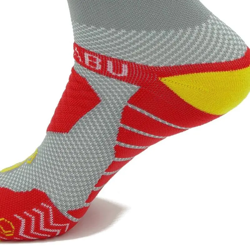 Calcetines de Running KAMUABU Unisex - Gris/Amarillo 23cm de Caña para Máximo Confort y Soporte 7 Calcetines de Running KAMUABU Unisex - Gris/Amarillo 23cm de Caña para Máximo Confort y Soporte - Imagen 5