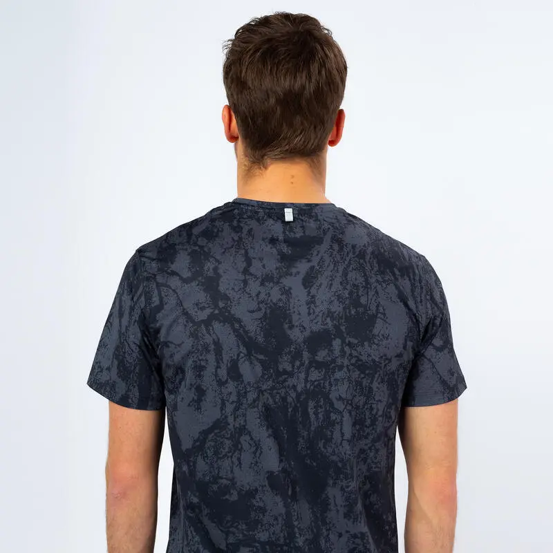 THE RUNNING REPUBLIC Camiseta Running Hombre - Poliéster Reciclado - Manga Corta - Negra 6 THE RUNNING REPUBLIC Camiseta Running Hombre - Poliéster Reciclado - Manga Corta - Negra - Imagen 4