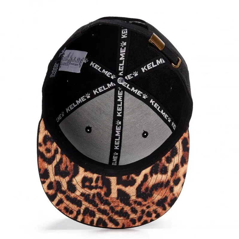 Gorra Unisex Kelme 13 - Color Negro | Accesorio Running 6 Gorra Unisex Kelme 13 - Color Negro | Accesorio Running - Imagen 4