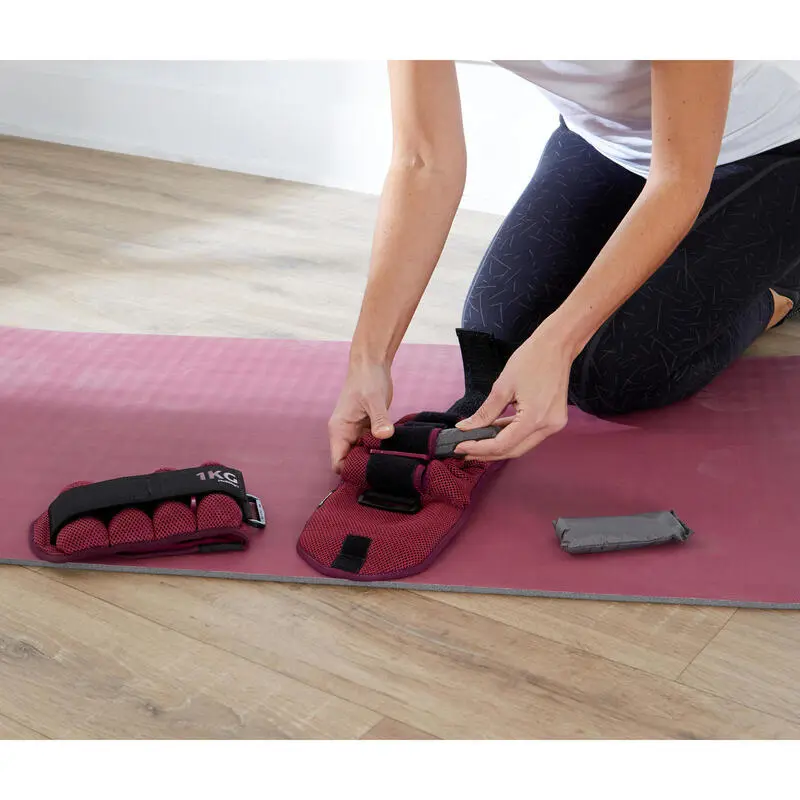 Domyos Pesas Tobilleras Lastres Modulables Fitness 1 Kg Burdeos - Mancuernas y Pesas para Musculación 4 Domyos Pesas Tobilleras Lastres Modulables Fitness 1 Kg Burdeos - Mancuernas y Pesas para Musculación - Imagen 2